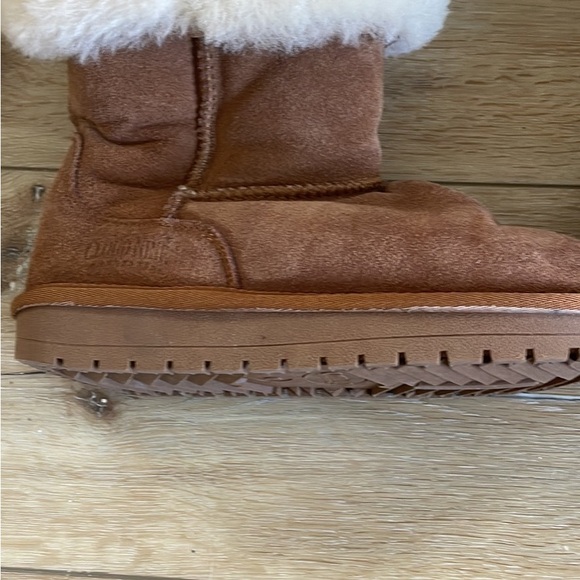 Cloud Nine Sheepskin/wool boots - Picture 2 of 4